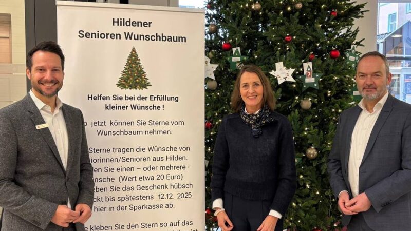 Aktion in Hilden: Wunschbaum steht in der Sparkassen-Hauptfiliale bereit