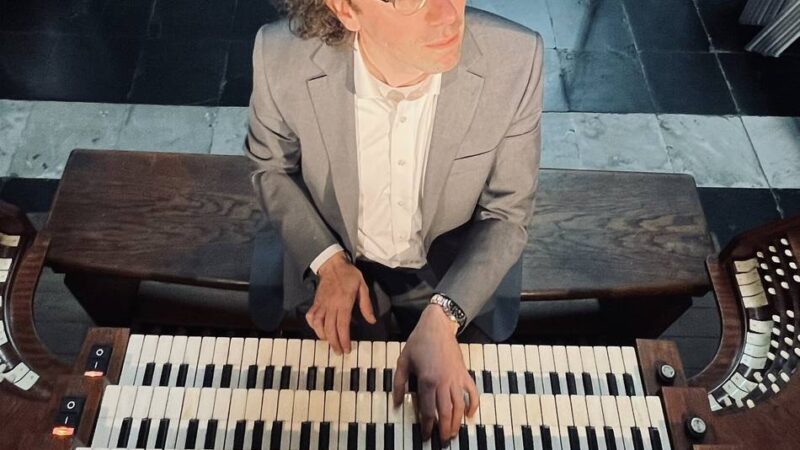 Konzert in Düffelward: Gefeierter Abschluss des Orgelherbstes – Nicolas de Troyer an der Rütter-Orgel