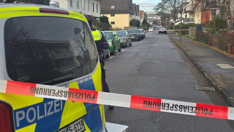 SEK-Einsatz in Leverkusen: Polizei stellt Schreckschusspistole in Wohnung sicher