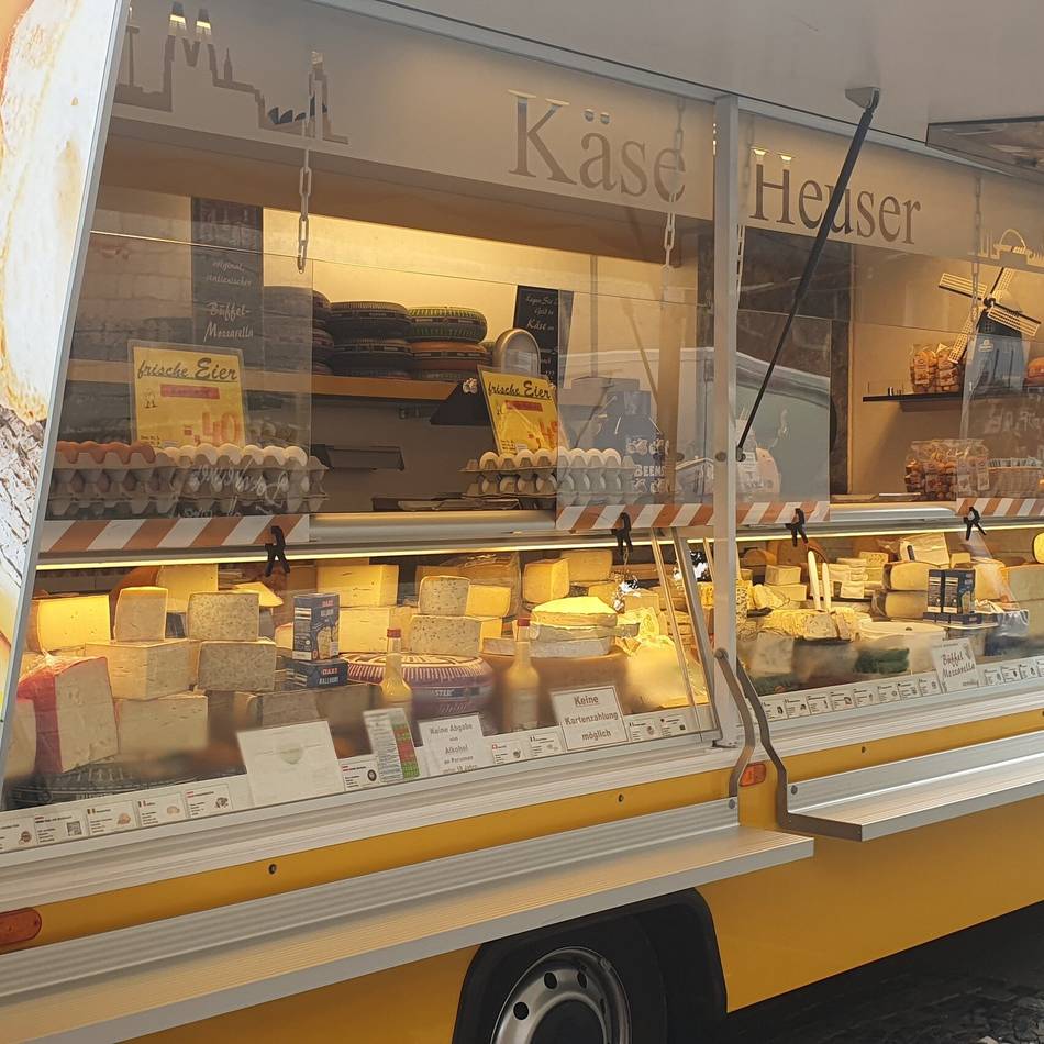 Käse jetzt auch am Mittwoch: „Käse Heuser“ bereichert Monheimer Marktangebot