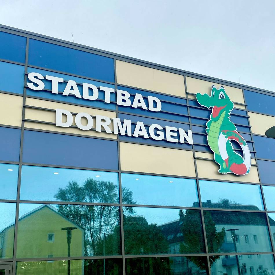 Bürgerservice in Dormagen:  Einschränkungen bei Behörden und Bädern