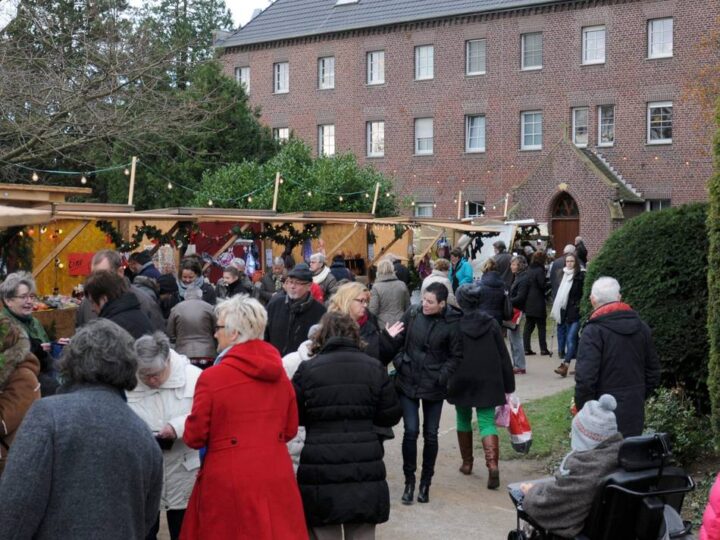 Weihnachtsmarkt mit viel Musik in Hamb: Kreativmarkt im Klostergarten von St. Bernardin