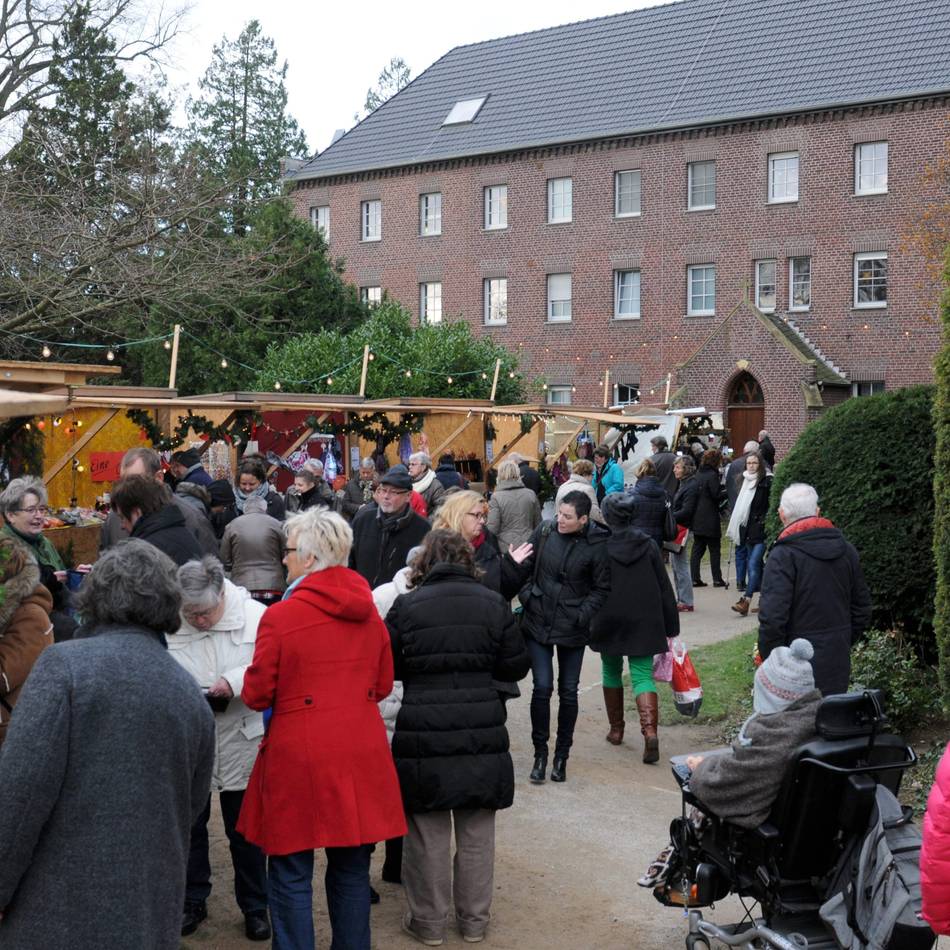 Weihnachtsmarkt mit viel Musik in Hamb: Kreativmarkt im Klostergarten von St. Bernardin