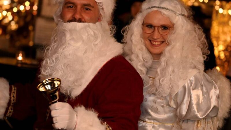 Weihnachtsmarkt in Hückeswagen: „Hüttenzauber“ traditionell mit dem Fackelzug eröffnet