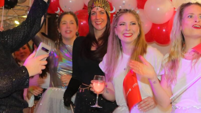 Vorverkauf beginnt im Januar in Alpen: Vorbereitungen für die Büttensitzung der KAB-Narrenzunft