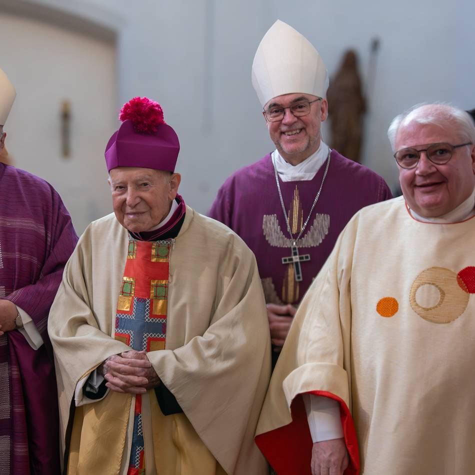 „Du bist ein echter Hirte“ : Theo Hoffacker feiert 75-jähriges Priesterjubiläum
