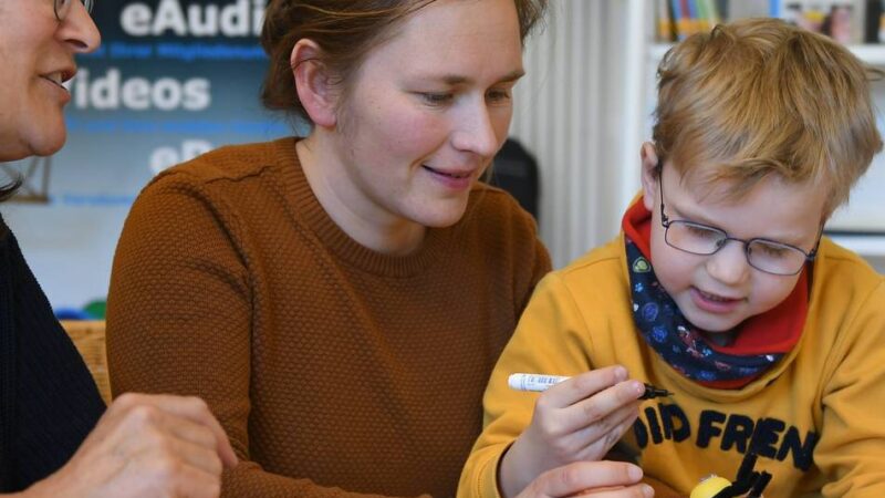 Schulausschuss in Hückeswagen: Stadt erhöht Zuschuss für die Bibliothek