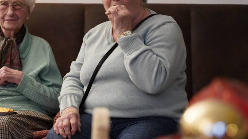 Dormagener Seniorinnen erinnern sich: „Mussten alles frei backen“ – So sah die Weihnachtsbäckerei früher aus