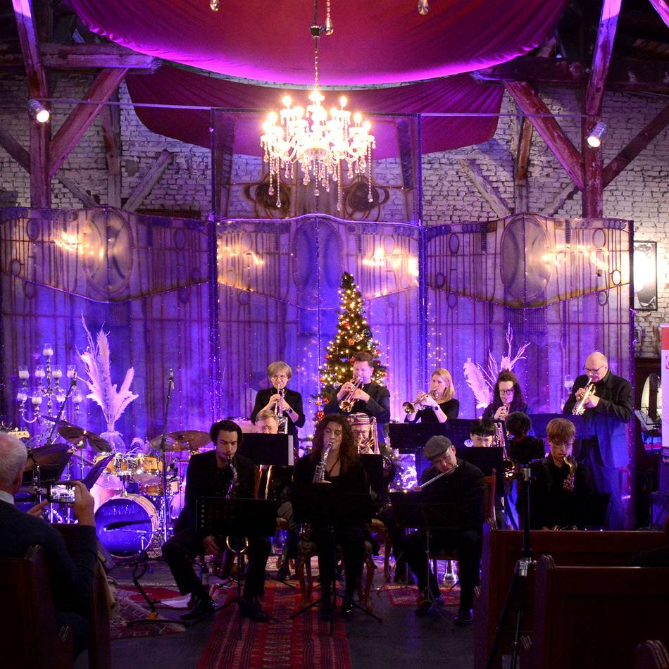 Festival in Neuss: Musikschulbands sorgen für Stimmung in Bahnhofs-Location
