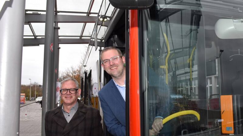 Nahverkehr in Dormagen: Zukunft des Stadtverkehrs – erster Elektro-Bus vorgestellt