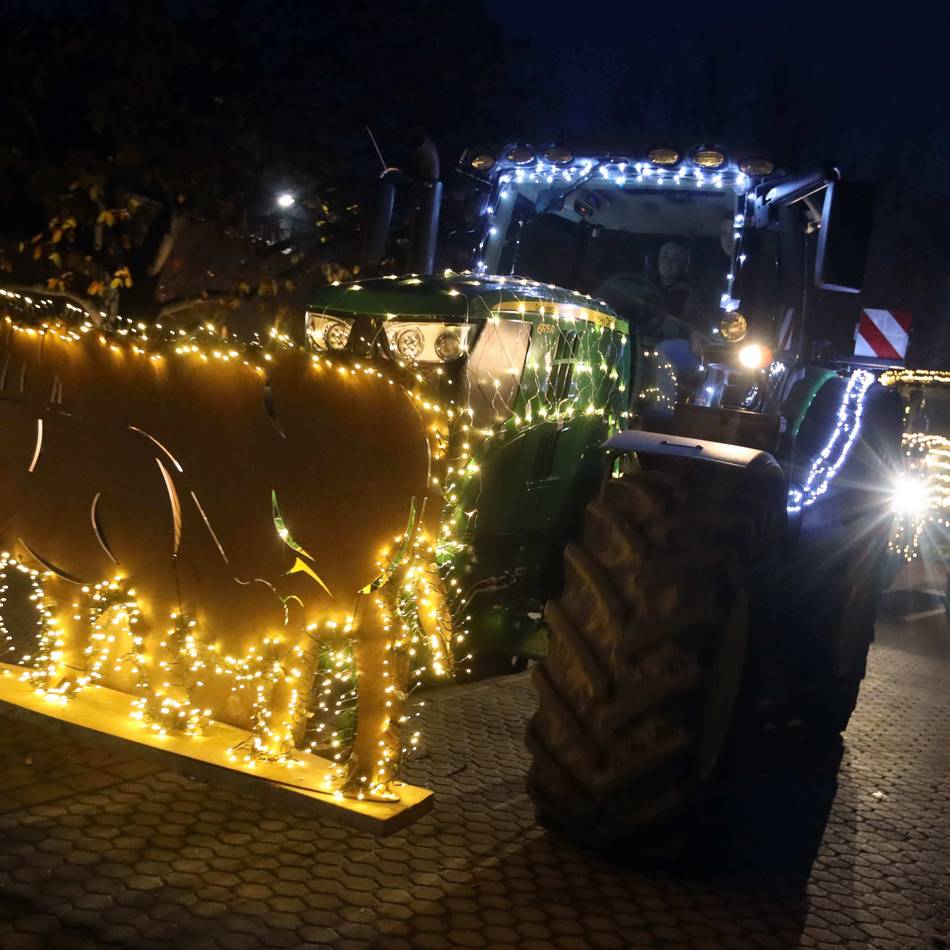 Advent in Leverkusen: Lichterfahrt der Landwirte bringt Augen zum Leuchten