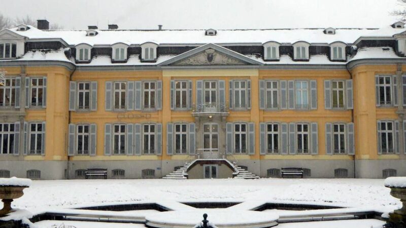 Festtage in Leverkusen: So sind Ämter, Bäder und Co. über Weihnachten geöffnet