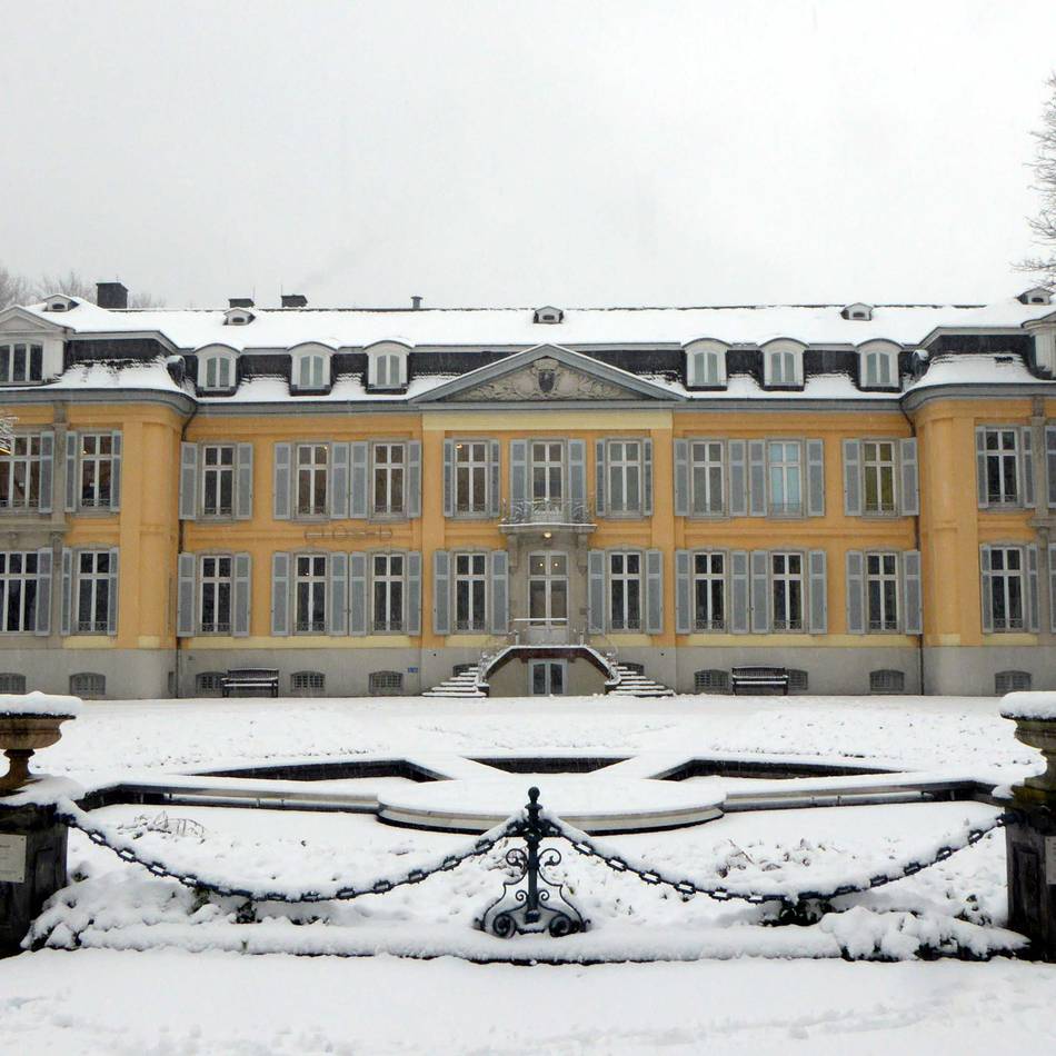 Festtage in Leverkusen: So sind Ämter, Bäder und Co. über Weihnachten geöffnet
