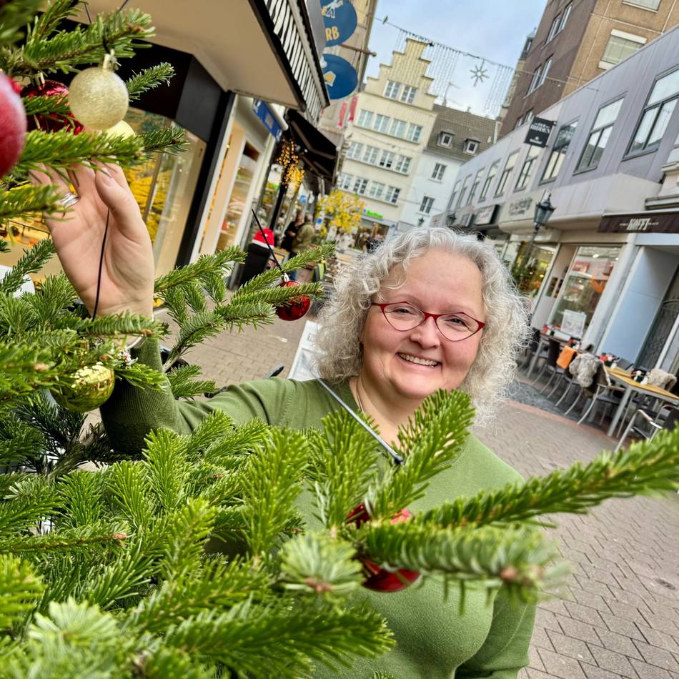 Mit Draht, Schlössern und Kabelbindern: Neusser Händler trotzen den Kugeldieben