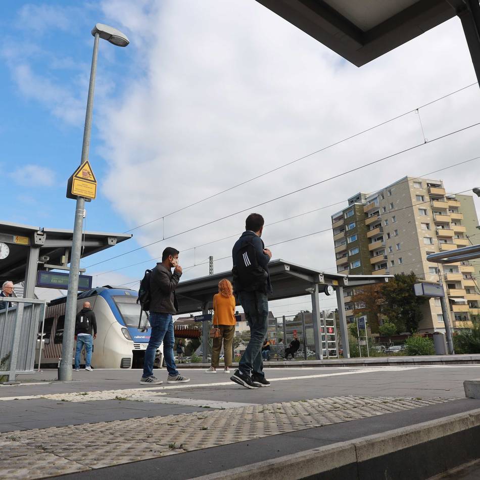 Generalsanierung der Strecke Hagen–Köln: P&R-Parkplatz am Bahnhof Opladen bis auf Weiteres gesperrt