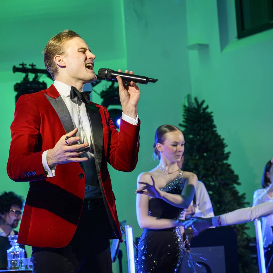 Neuss Marketing präsentiert David Langer: Weihnachts-Swing macht das Zeughaus zum Tanzpalast