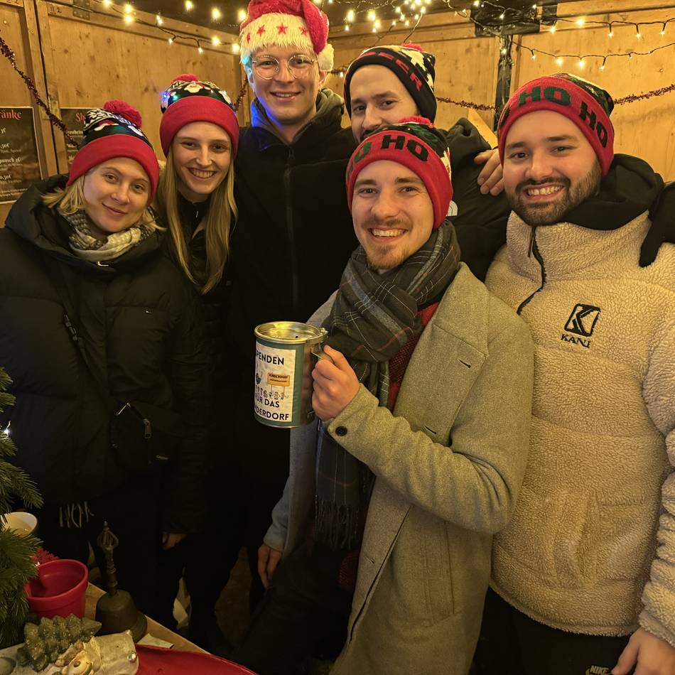 Nachbarn in Hückeswagen: Freunde sammeln 1300 Euro fürs Kinderdorf