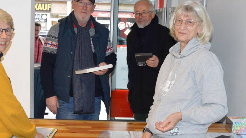 Zählschein-Aktion in Wermelskirchen: An der Gewinnausgabe herrscht Hochbetrieb