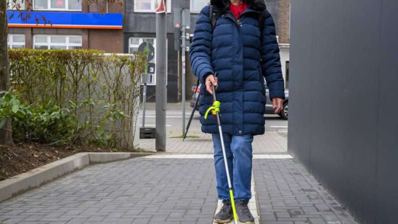 Kaarster „Blindgänger“ testen Leitsystem auf Rewe-Parkplatz: „Endlich hat jemand an uns gedacht“
