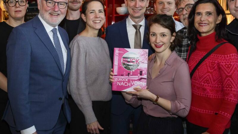 100 Jahre Landesteater Neuss: Film und Festschrift krönen Theaterjubiläum