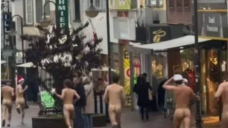 Sie rannten durch die City: Nacktes Männerrudel in der Klever Innenstadt gibt Rätsel auf