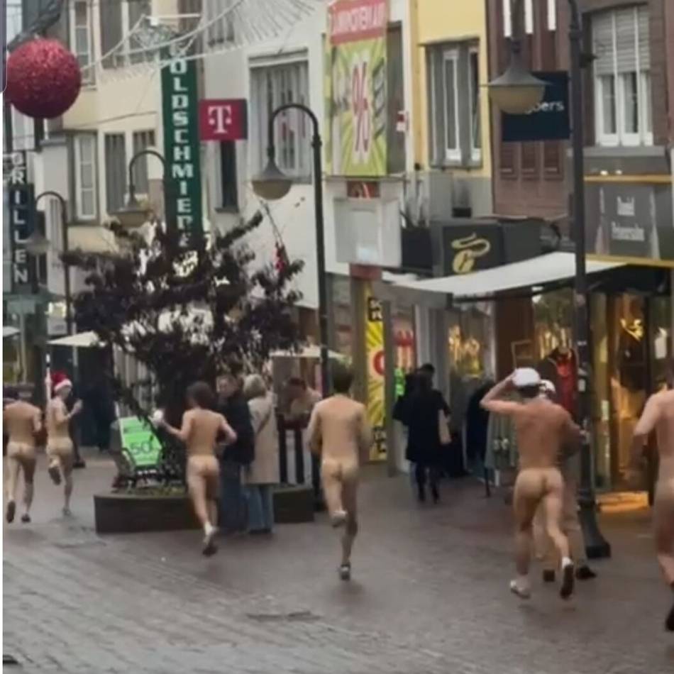 Sie rannten durch die City: Nacktes Männerrudel in der Klever Innenstadt gibt Rätsel auf