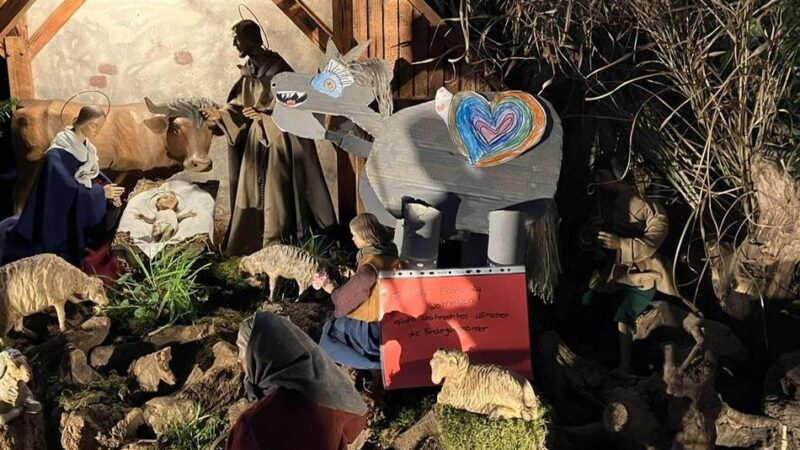 Schöne Geste zu Weihnachten: Kita in Wesel bastelt Esel als Ersatz für gestohlene Krippenfigur