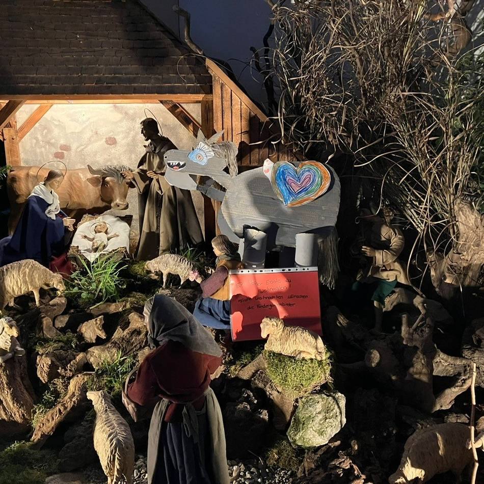 Schöne Geste zu Weihnachten: Kita in Wesel bastelt Esel als Ersatz für gestohlene Krippenfigur
