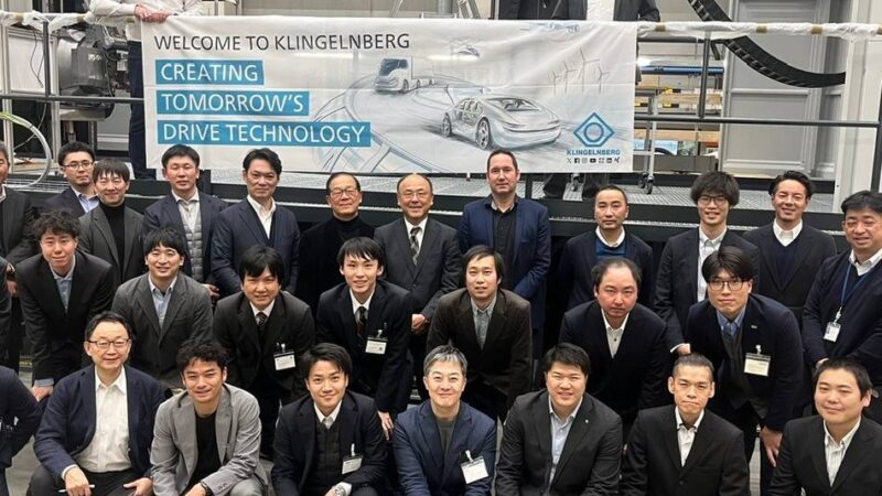 Hückeswagenens größtes Unternehmen: Hochrangiger Besuch aus Japan sieht sich bei Klingelnberg um