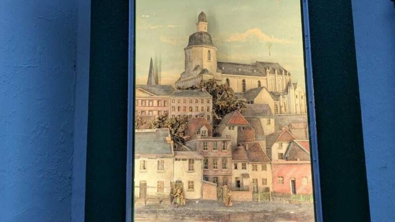 Schaufenster-Wettbewerb 1953 in Mönchengladbach: Relief reist von Kaufhof über Haus Baues nach Rügen