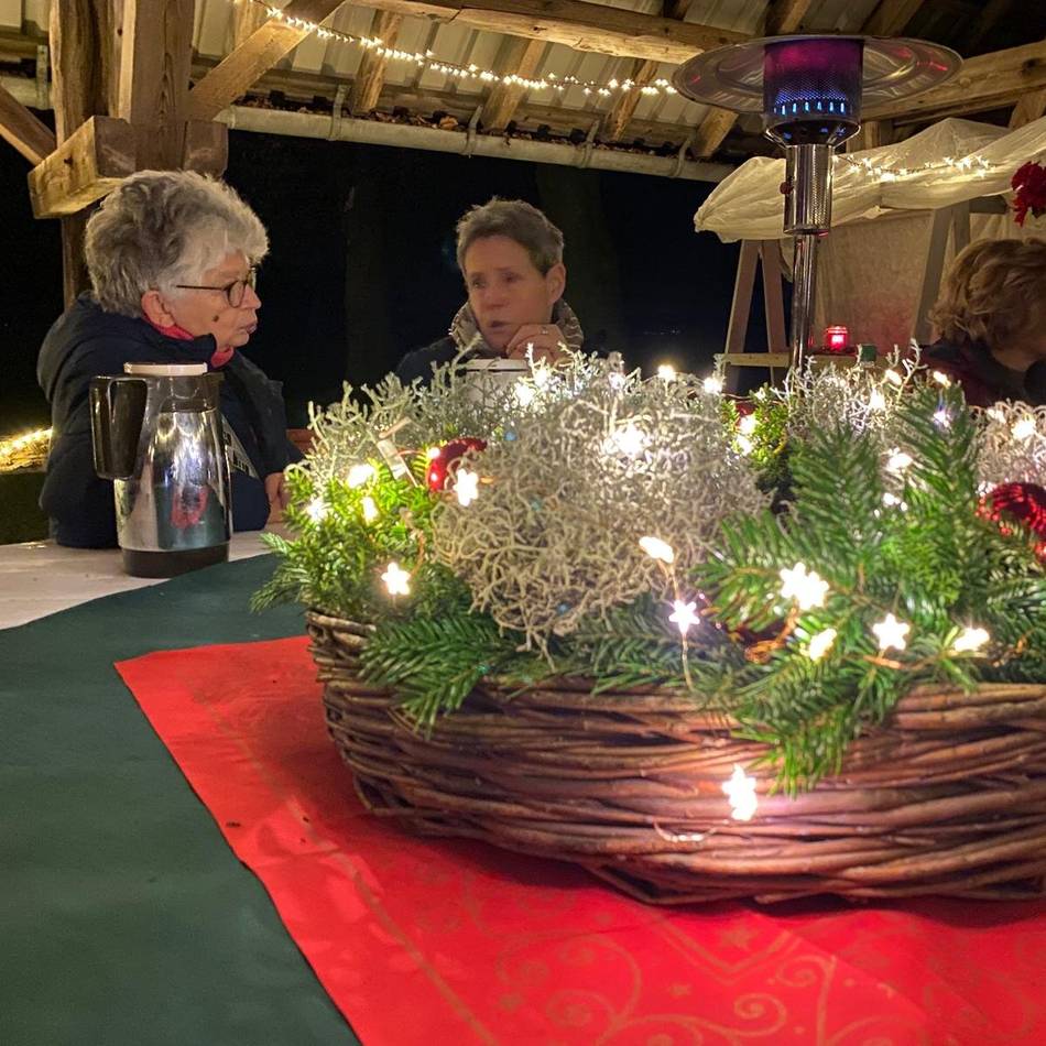 Landfrauen Sonsbeck auf Gut Santfurt: Jahresausklang im alten Melkstall