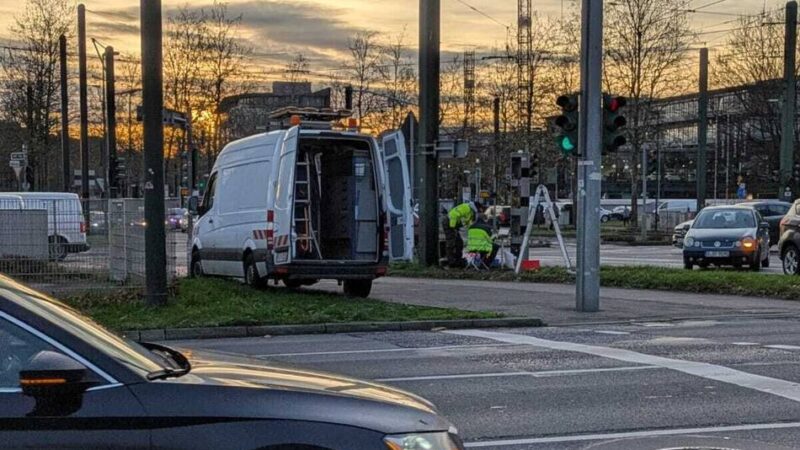 Kreuzung in Düsseldorf: Der Blitzer am Mörsenbroicher Ei geht wieder in Betrieb – teilweise
