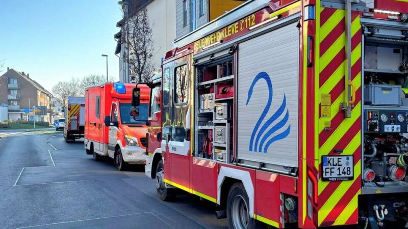 Am Brücktor in Kleve: Person im Aufzug eingeschlossen – Feuerwehr rückt aus