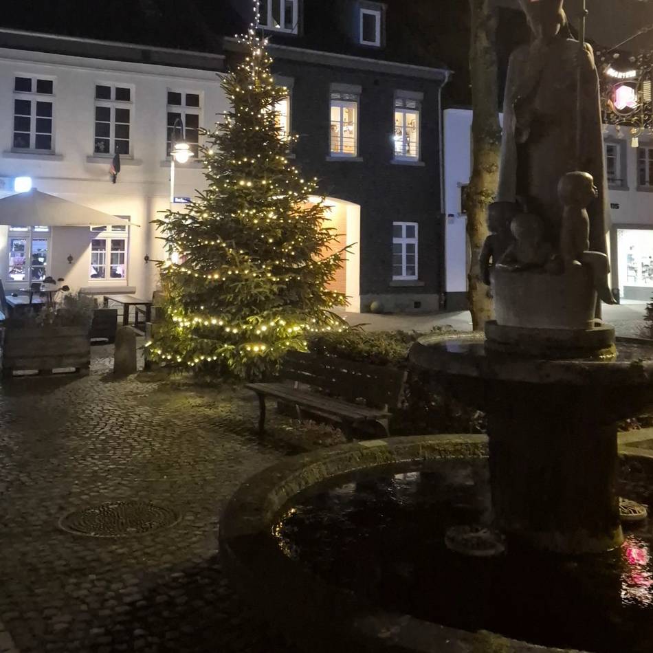 Aktion in Meerbusch: Weihnachtsbaumschmücken für den guten Zweck