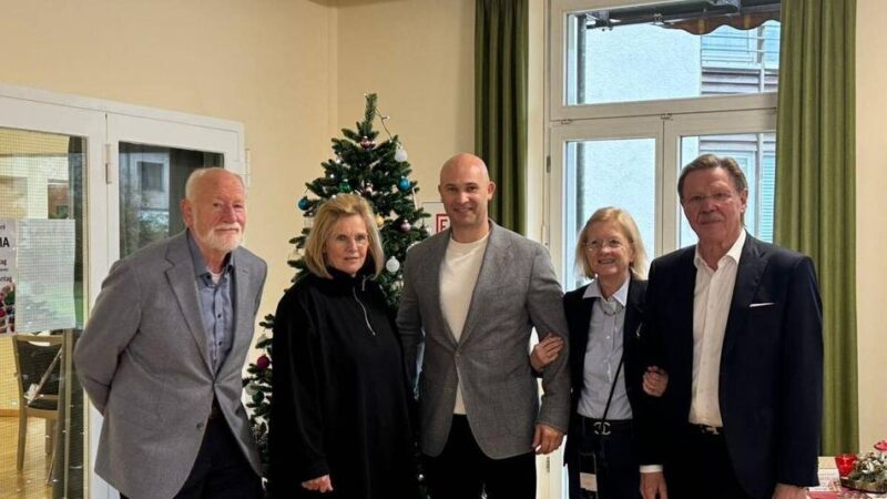 Spende für Haus Wichern: Vorgezogenes Weihnachtsgeschenk für Altenheim