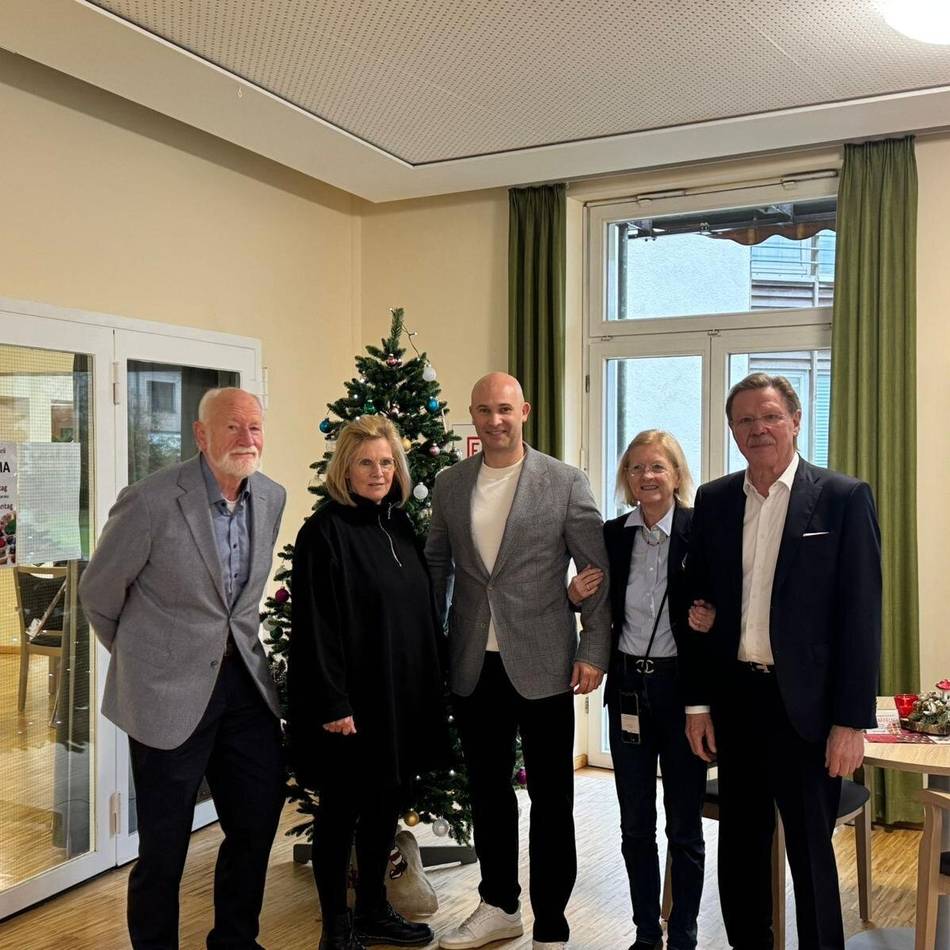 Spende für Haus Wichern: Vorgezogenes Weihnachtsgeschenk für Altenheim