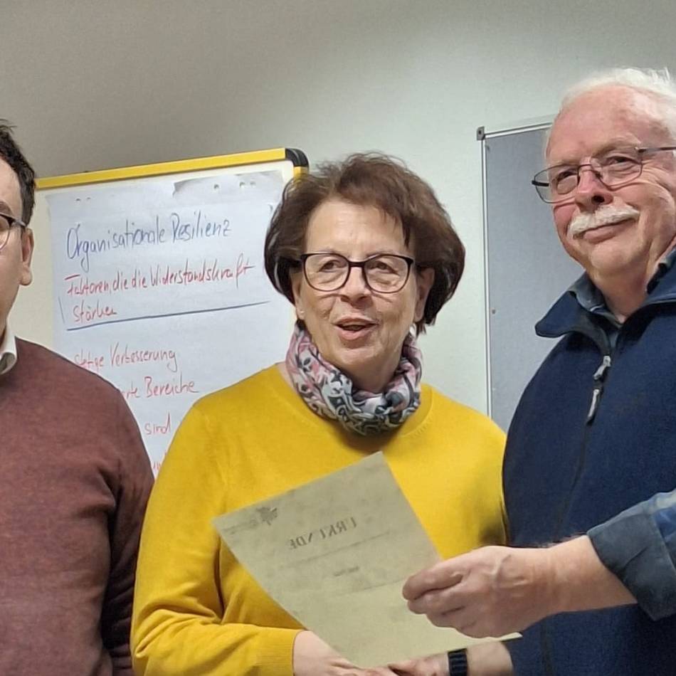 Politische Arbeit in Hückeswagen: FaB ernennt Ralf Thiel zum Ehrenmitglied