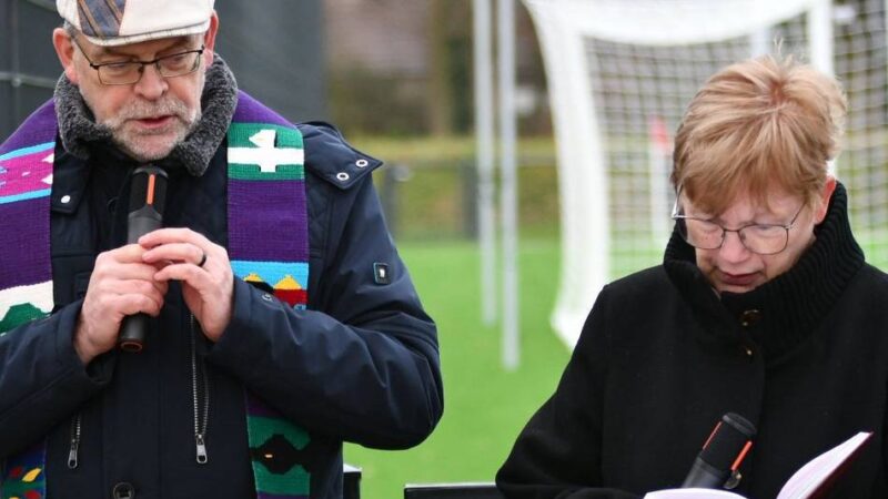 Zeremonie am Sonntag: Pfarrer segnen die neue Sportanlage des TuS Borth ein