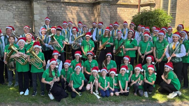 Musikverein Menzelen: Neue Dirigentin stellt sich bei Adventskonzert vor