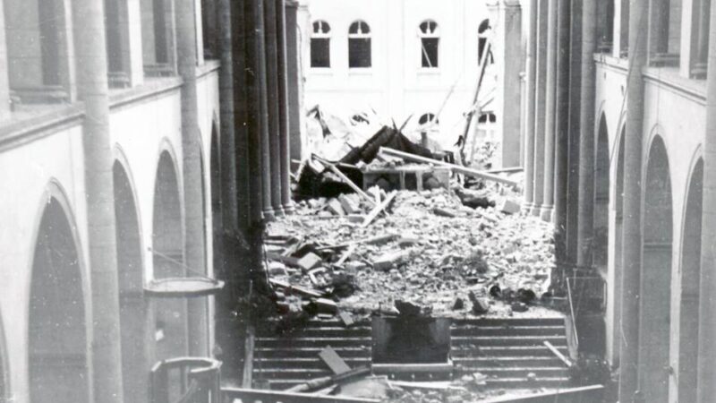 Weihnachten in Neuss 1945: Die Narbe im Holz und der erste Glockenklang