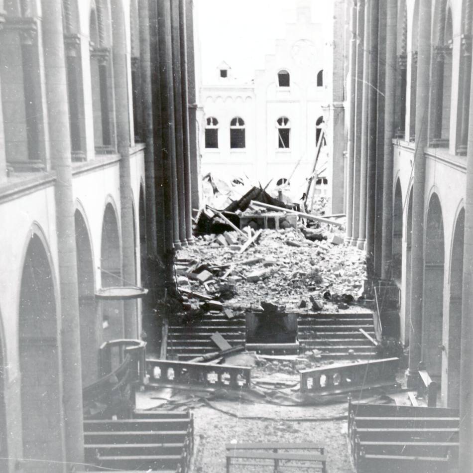 Weihnachten in Neuss 1945: Die Narbe im Holz und der erste Glockenklang