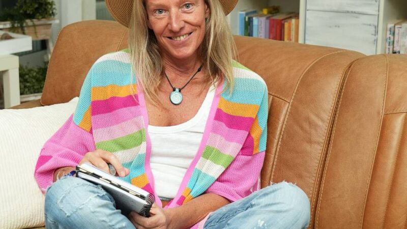 Voller Mut und Poesie: Gocher Autorin Antje Sleuser hat zwei neue Bücher veröffentlicht