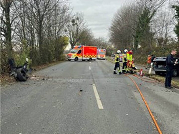 Nächster Unfall am Südring in Mettmann: 71-Jährige prallt mit Auto gegen Baum