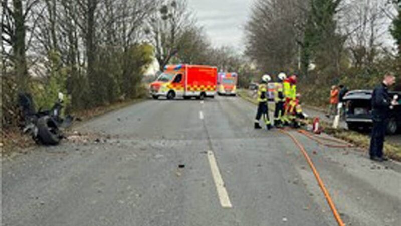 Nächster Unfall am Südring in Mettmann: 71-Jährige prallt mit Auto gegen Baum