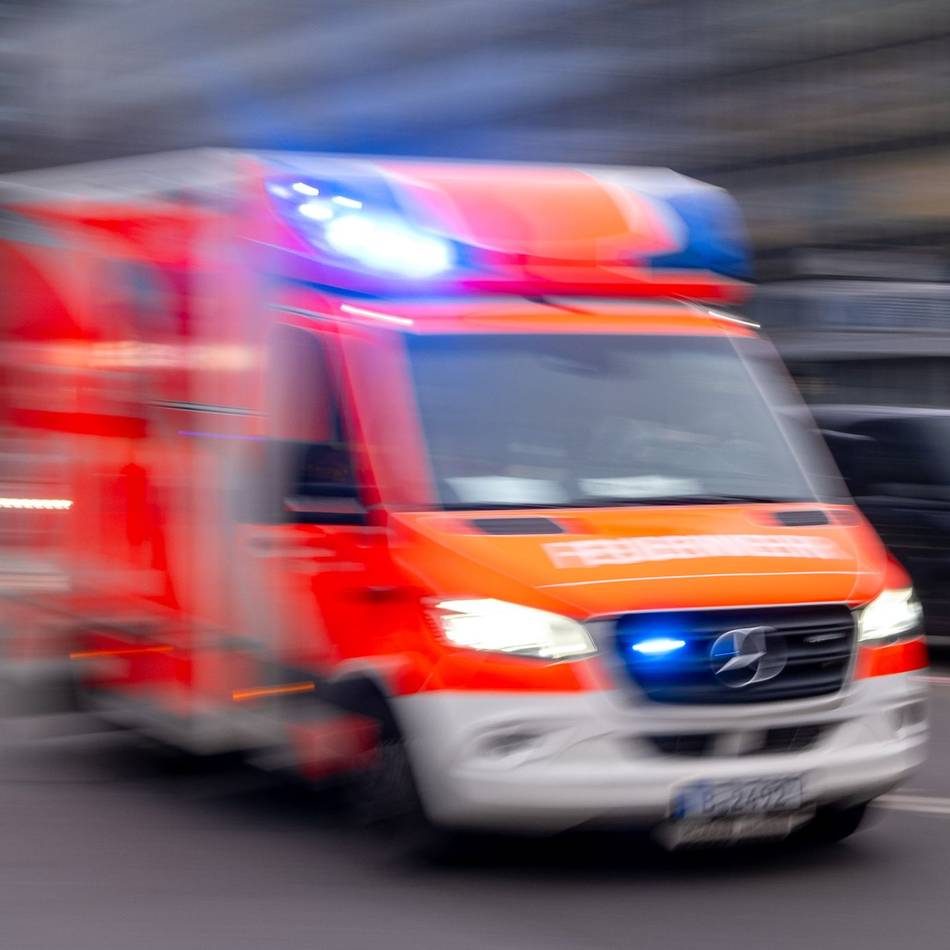 Krankenkassen wollen nicht länger für leere Krankenwagen zahlen: Kostenstreit um Rettungsfahrten