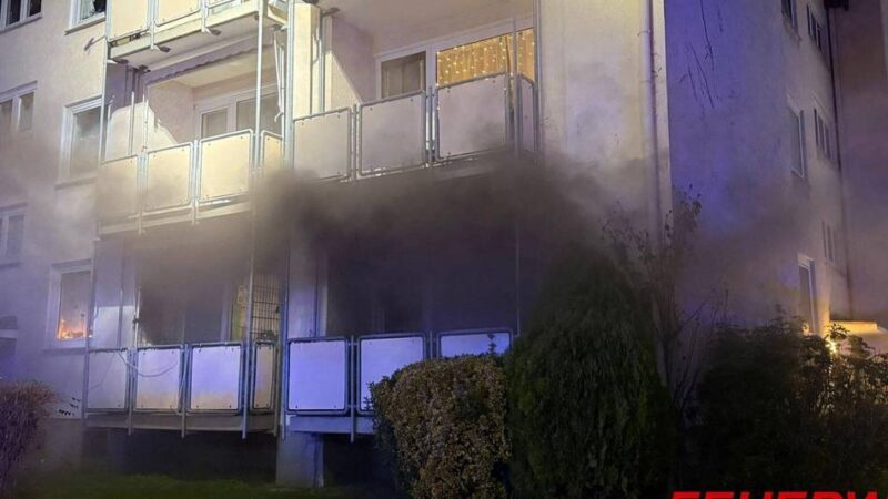 Einsatz am Weihnachtsabend in Rheinberg: Feuerwehr löscht Zimmerbrand in der Reichelsiedlung