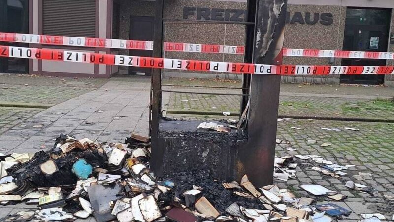 Bücherschrank in West zerstört: „Bücherboxen sind auch Orte der Begegnung“