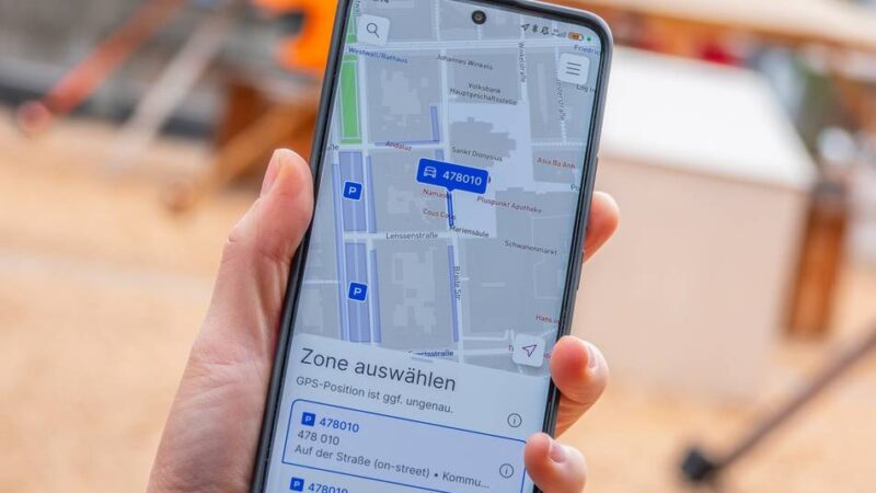 Bezahlen per App: Stadt Krefeld wirbt fürs Handyparken in der Vorweihnachtszeit
