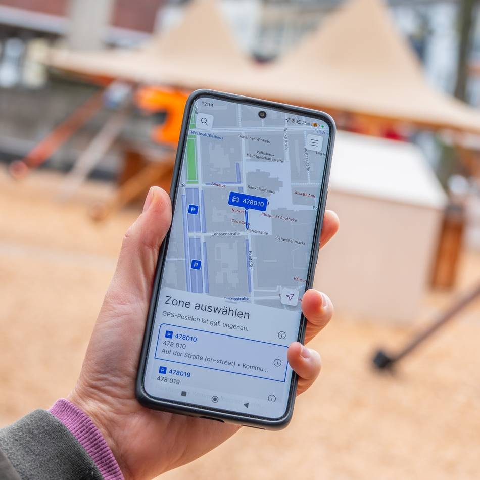 Bezahlen per App: Stadt Krefeld wirbt fürs Handyparken in der Vorweihnachtszeit