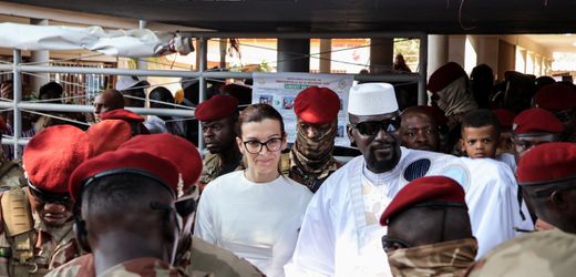 Guinea: Putschführer Doumbouya gewinnt Präsidentenwahl in Guinea